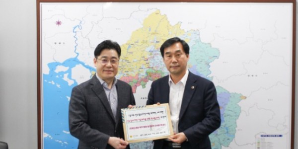 230321 윤종영 의원, 인구감소지역 기준보조율 상향 촉구를 위한 의견서 전달 (1).jpg