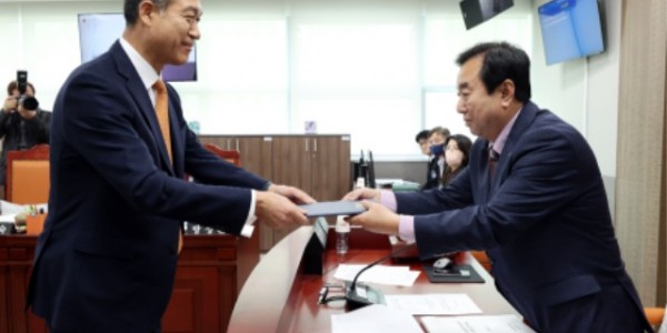 230322 농정해양위원회, 경기도농수산진흥원 원장 임명후보자 인사청문회 결과보고서 채택 (2).jpg