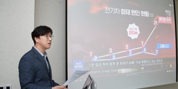 김병민 의원이 조례안에 대한 설명을 하고 있다..jpg