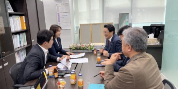 230323 이인애 의원, 은둔형 외톨이 대책 마련 정담회.jpg