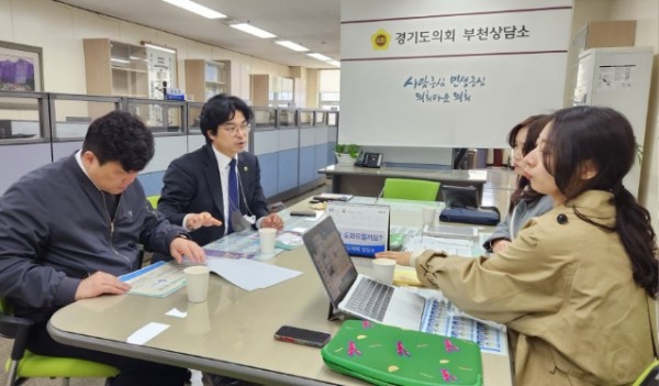 230328 박상현 의원, 새리작은도서관 운영에 따른 애로사항 청취.jpg