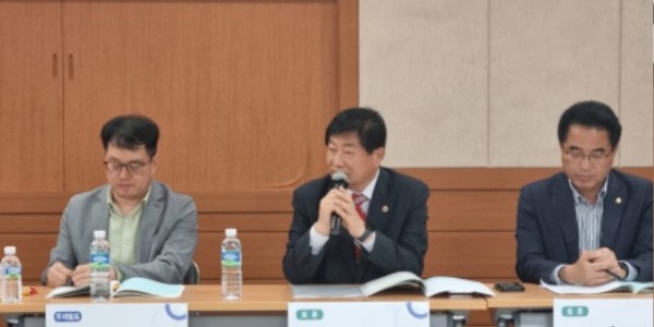 230403 김상곤 의원, 삼성전자와 지역사회의 바람직한 소통 토론회 참석 (2).jpg