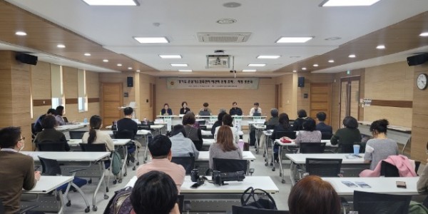 230403 유호준 의원, 경기도 온실가스감축인지 예산제 운영 조례 제정 토론회 개최 (2).jpg