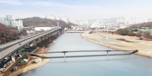 2-1. 기흥호수공원(기흥레스피아~하갈교)에 설치되는 보도교 조감도.jpg
