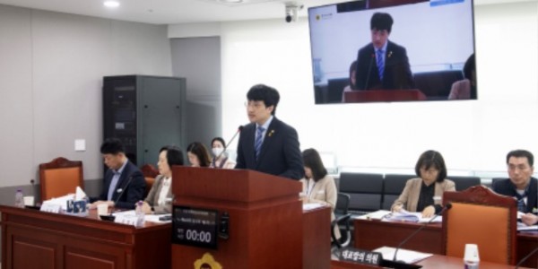 230421 장민수 의원, 경기도 작은도서관 지원 조례 일부개정조례안 상임위 통과 (1).jpg