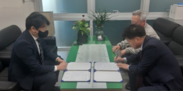 3-1. 처인구 양지면이 단국대학교와 지역의 노인건강증진 프로그램 교류 협력을 위한 협약을 21일 체결했다..jpg