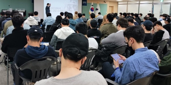 9. 기흥구는 26일 구청 다목적실에서 구성·상갈·상하동 민방위 대원 525명 대상으로 상반기 민방위 교육을 했다..jpg