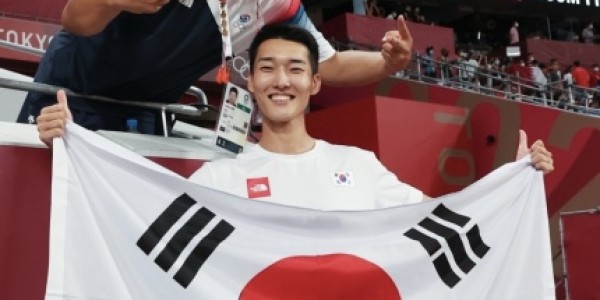 3-1. 5일 카타르 도하에서 열리는 _다이아몬드_리그에 참가하는 용인특례시청 소속 높이뛰기 우상혁 선수.jpg