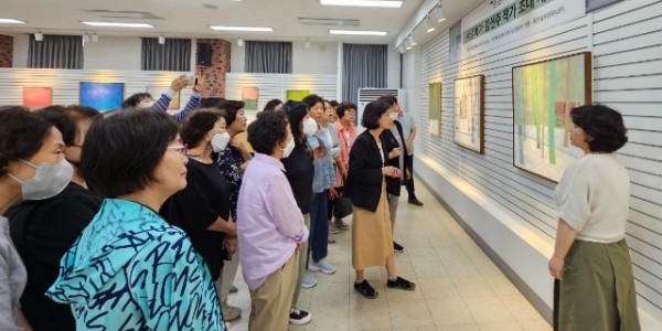 7. 죽전1동이 주민자치센터 강사인 김신주 작가 전시회를 열었다.jpg