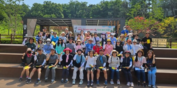 4-1. 19일 기흥구보건소가 진행한 _모바일 헬스케어_ 참가자 대상 미션행사에 참여한 시민들의 모습.jpeg