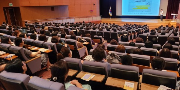 4. 지난달 30일 열린 아동학대예방 및 아동권리 교육 현장.jpg