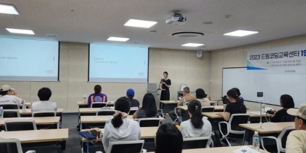 [사진자료] 용인시산업진흥원 1인 크리에이터 양성과정 운영.jpg