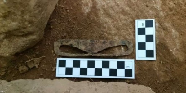 1-1. 용인특례시 건지산 봉수터에서 발견된 화철.jpg