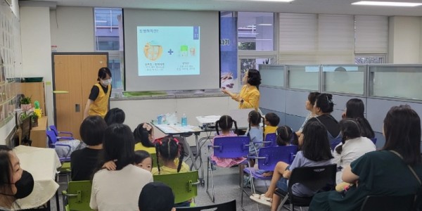 3. 용인특례시는 25일 저소득층 아동의 성장과 건강을 위해 함소아한의원과 함께 ‘우리동네 한의사 무료지원 동병하치 프로그램’을 진행했다..jpg