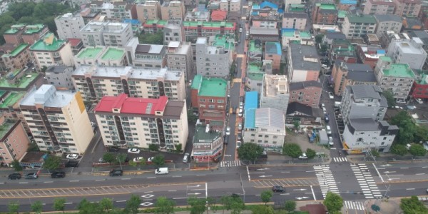 1-1. 용인특례시가 학생들의 안전한 통학환경 조성을 위해 용인고등학교에 _승하차 베이_ 설치를 추진 중이다 (1).JPG