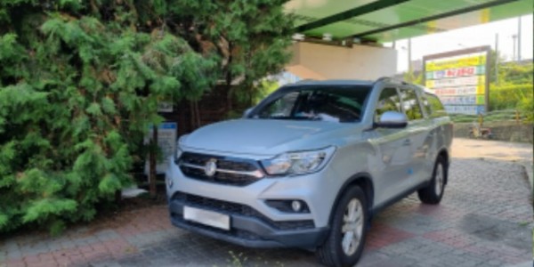 3. 용인특례시가 불법주정차 6대 금지 구역인 인도 위 주정차에 대한 운전자들의 주의를 당부했다.jpg