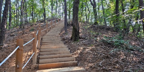 4. 용인특례시가 서그내근린공원에서 기흥호수공원에 이르는 약 2km 구간에 둘레길을 조성했다..jpg