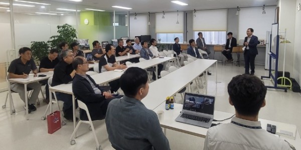 5. 용인특례시가 지난 13일 지역 건축사회를 찾아가 인허가 처리기간 단축 방안을 논의했다.jpg