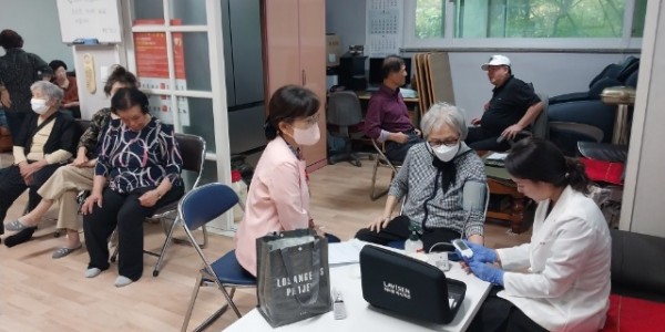 6. 26일 유림동과 용인서울병원이 진행한 _슬기로운 경로당 건강모니터링’ 사업.jpeg