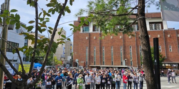 6-1. 풍덕천2동이 지난 6일 정평천 일대에서 ‘풍덕천2동 정평천 걷기대회’를 개최했다..jpeg