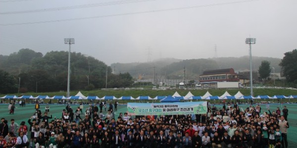 8. 동백3동 체육회가 지난 15일 미르스타디움 보조경기장에서 제1회 동백3동 체육회장배 유소년 축구대회 및 여성축구 친선경기를 개최했다..jpg