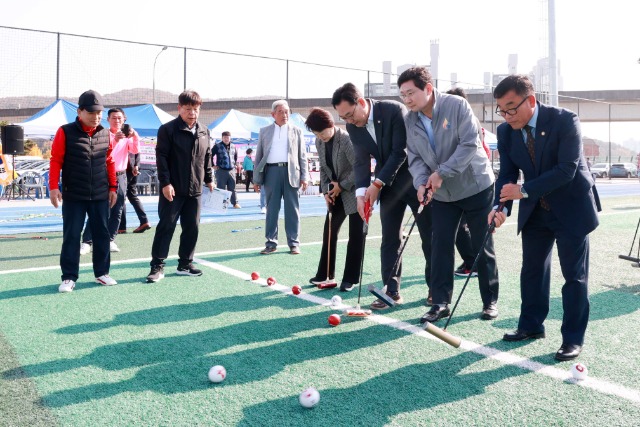 4-2. 2023년 용인특례시협회장배 게이트볼대회에 참석한 이상일 용인특례시장.jpg