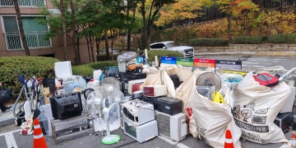 2. 시가 지난달부터 시작한 공동주택 폐가전제품 무상수거 서비스 참여를 원하는 공동주택 단지를 연말까지 모집한다..jpg