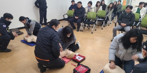 7-1. 모현읍 행정복지센터에서 열린 심폐소생술 교육.jpg