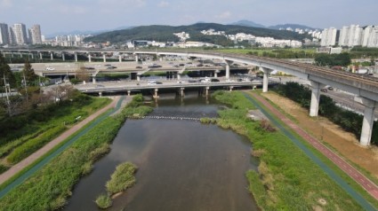 2. 용인특례시가 자전거이용 활성화대회서 우수상을 받았다. 사진은 경안천 자전거도로 모습.JPG