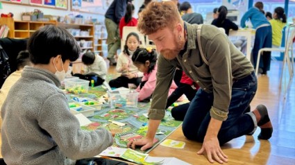 11. 상하동 지역사회보장협의체가 취약계층 아동을 대상으로 진행하는 원어민 영어수업이 인기를 끌고 있다.jpg