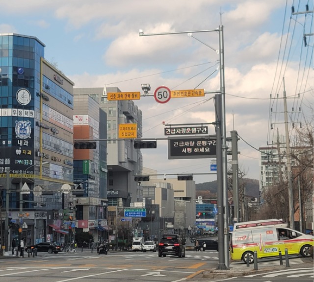 3. 용인특례시가 역북동 용인소방서입구삼거리에 후면 단속카메라를 설치했다..jpg