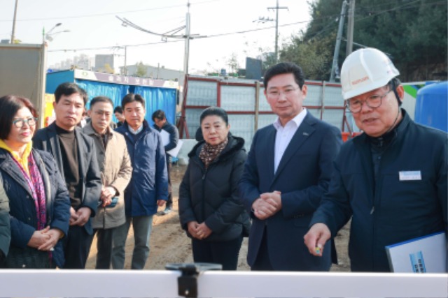 11-4. 11월 22일 지방도 315호선 지하차도 공사현장을 직접 방문한 이상일 용인특례시장.jpg