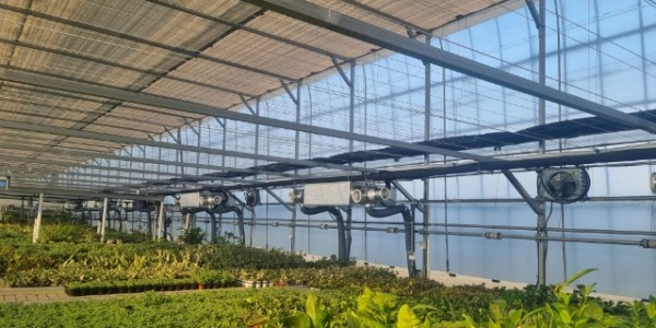 2. 용인특례시가 화훼농가에 공기열 냉난방시설을 지원했다.jpg