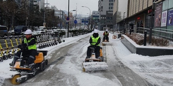 (용인시) 인도용 소형 제설기(2).jpg