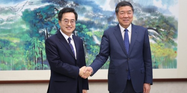 11월 2일 중국 베이징에서 허리펑 중국공산당 정치국위원 겸 중국 국무원 부총리 면담.jpg