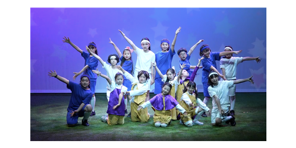 2-1. 용인특례시의 어린이뮤지컬단 리틀용인 공연 모습.png