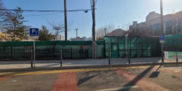 8. 기흥구가 구성초등학교 승하차구역을 새로 설치했다..jpg