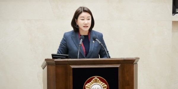 20240214 용인특례시의회, 제280회 임시회 열어…부의장 김희영 선출(2).jpg