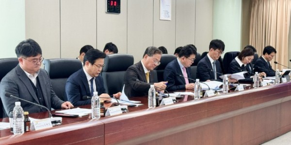 1-1. 용인특례시는 지난 27일 서울 한전 아트센터 대회의실에서 용인 반도체 국가첨단전략산업 특화단지 전력공급 유관기관 TF 첫 회의에 참석했다..jpg