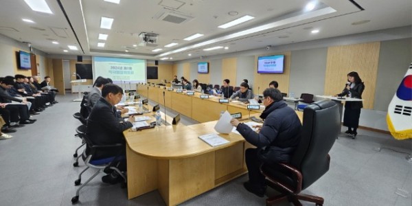 2. 용인특례시가 27일 적극행정위원회를 열어 올 상반기 우수사례 7건을 최종 선정했다.jpg