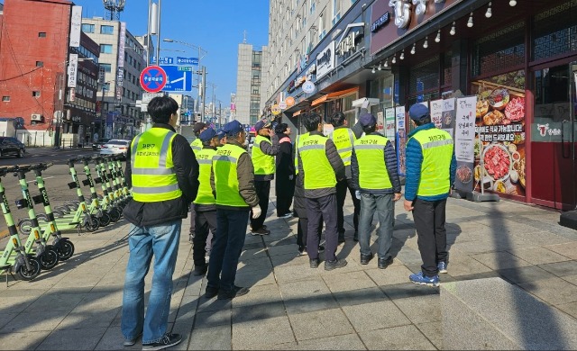 7. 처인구가 옥외광고물 안전 점검과 정비를 했다..jpg