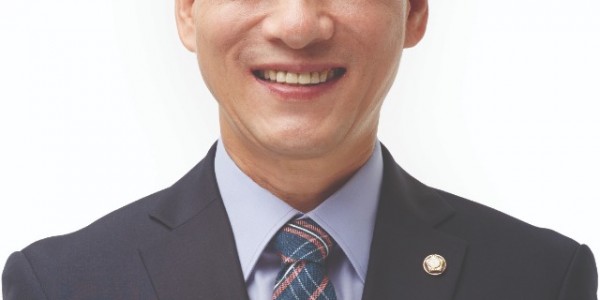 이원욱 의원 프로필 사진.jpg