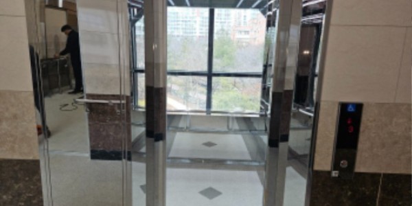 9. 풍덕천2동 행정복지센터에 승강기가 설치됐다..jpg