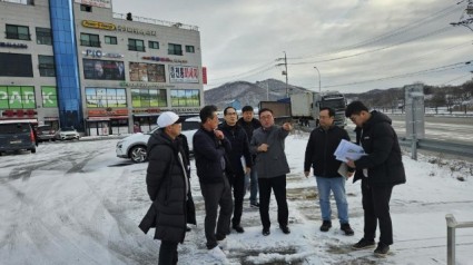 6-3. 용인특례시 처인구가 지역 내 도로에 대한 안전점검을 진행하고 있다..jpg