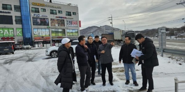 6-3. 용인특례시 처인구가 지역 내 도로에 대한 안전점검을 진행하고 있다..jpg