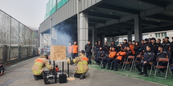구획실+화재+대응능력+향상+위한+연소현상+관찰+교육(2).jpg