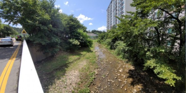 3. 용인특례시가 집중호수 시 상습 범람 우려가 큰 마북천의 탄천 합류부의 물길을 넓히는 공사를 한다.jpg