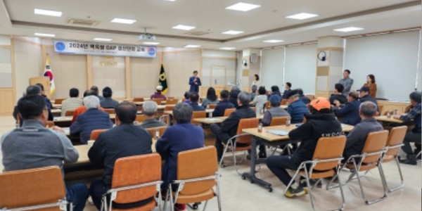 4. 용인특례시가 백옥쌀 품질 향상을 위해 농업인 교육을 한다..jpg