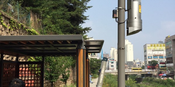 7. 용인특례시 수지구에 설치된 포충기 모습.jpg