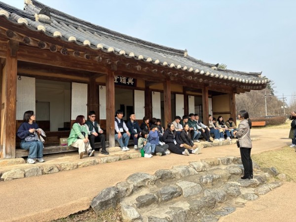 4 장애인 예술가들 대상 문화나눔 교육(다산 생가).jpg